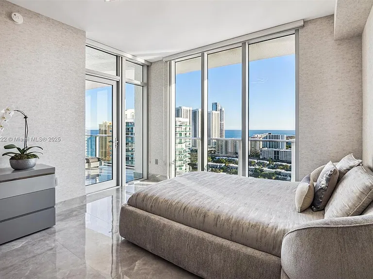 330 Sunny Isles Blvd #5-UPH04 — Photo 29