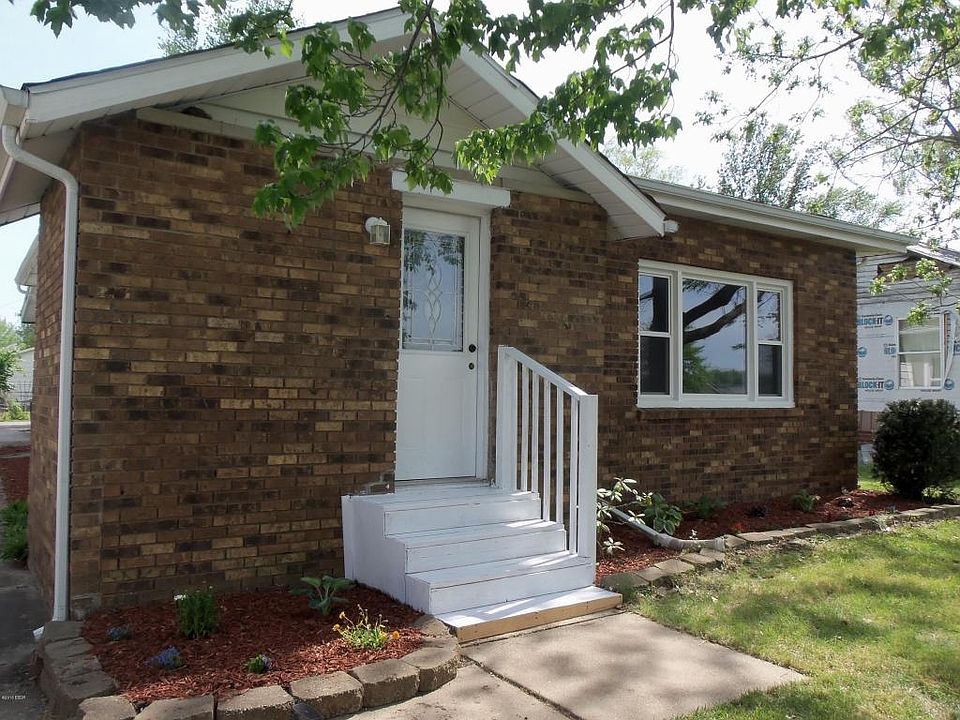 2nd image of 1304 Bailey Ln