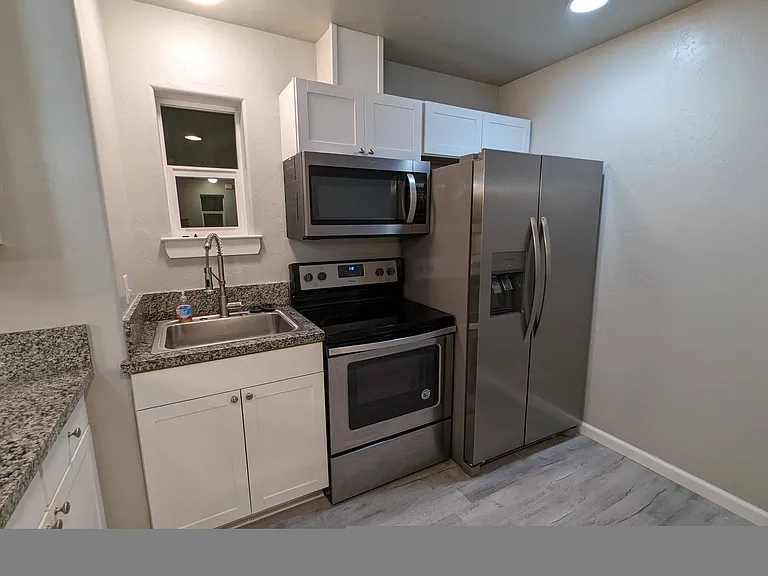 3422 Sharon Way — Photo 9