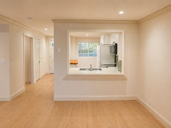 8860 Villa La Jolla Dr Unit 110