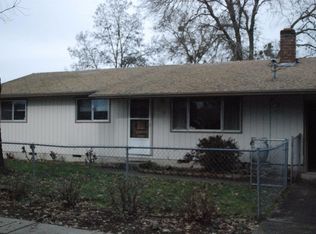 1718 SW J St, Grants Pass, OR 97526