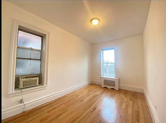 4th image of 447 W 43rd St #4X