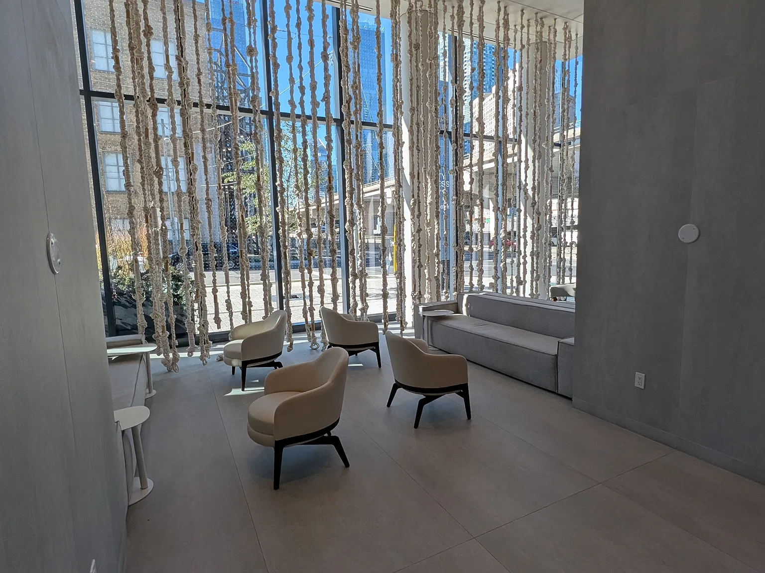1 bed, $2,400 — Photo 3