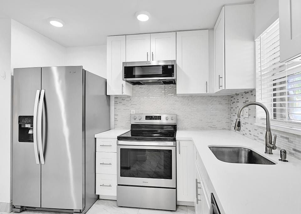 1st image of 10303 Sunrise Lakes Boulevard #107