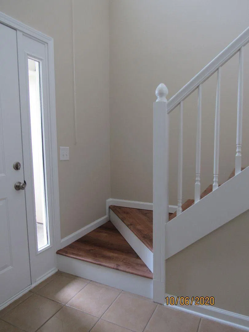207 Winthrope Ln — Photo 3