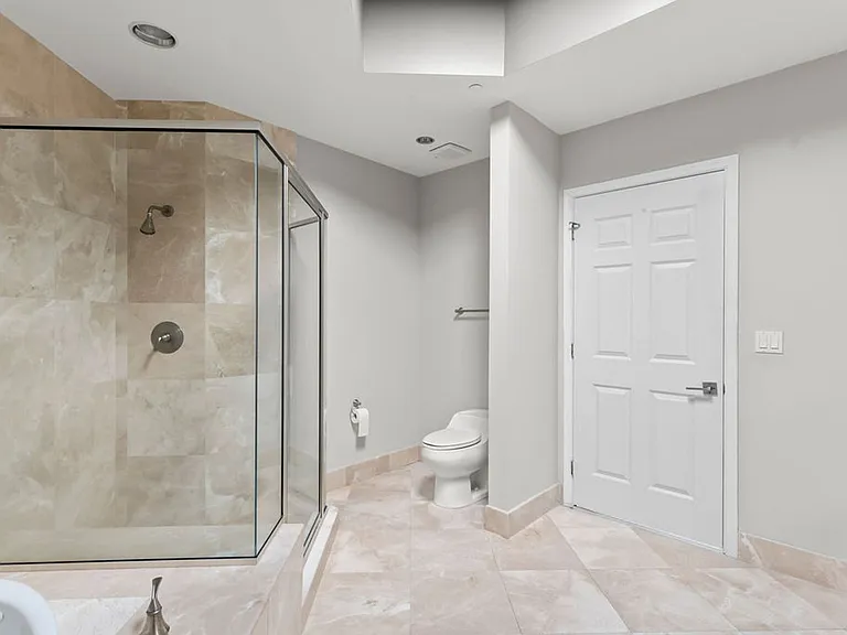 241 Riverside Dr #2610 — Photo 18