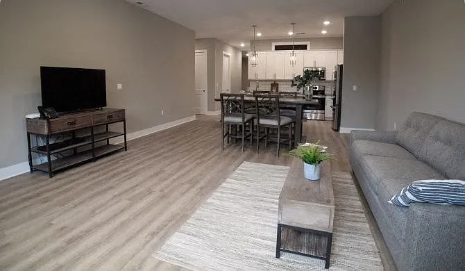 Cedar Valley Luxury Apartments — Photo 43