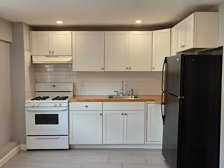 3 E Slope Rd #1 — Photo 1