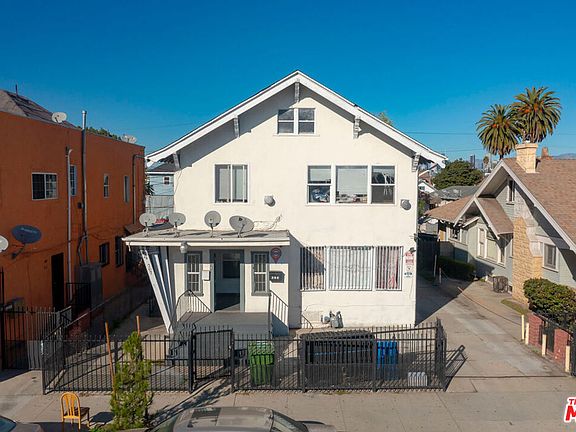 3rd image of 205 W Vernon Ave