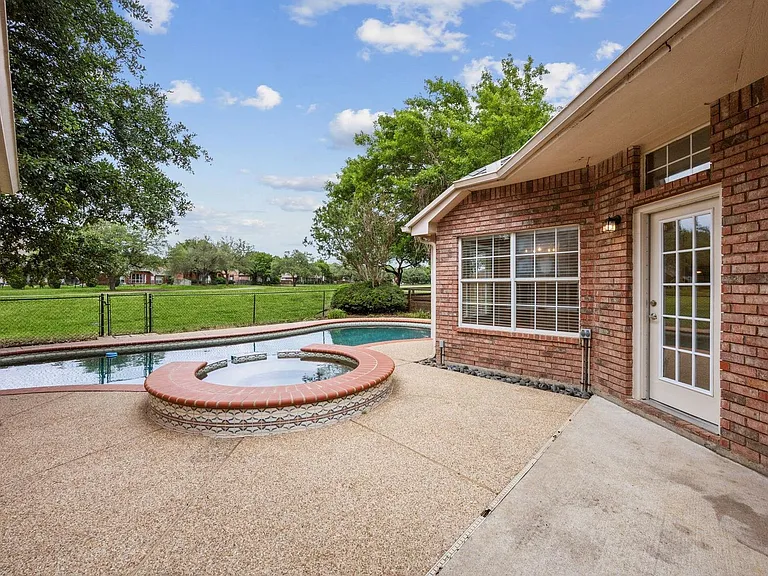 5605 Belle Chasse Ln — Photo 31