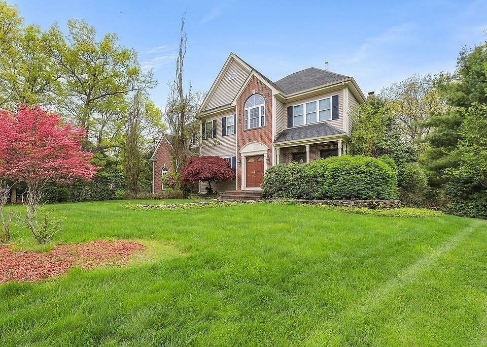 1st image of 12 Kristen Cir