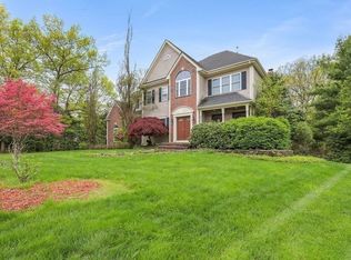 12 Kristen Cir, North Attleboro, MA 02760