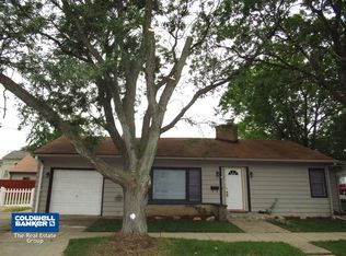 956 Walter Ave, Aurora, IL 60505