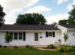 404 Southville Dr, South Jacksonville, IL