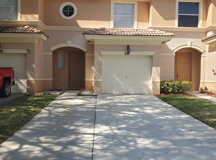 231 River Bluff Ln, Royal Palm Beach, FL 33411