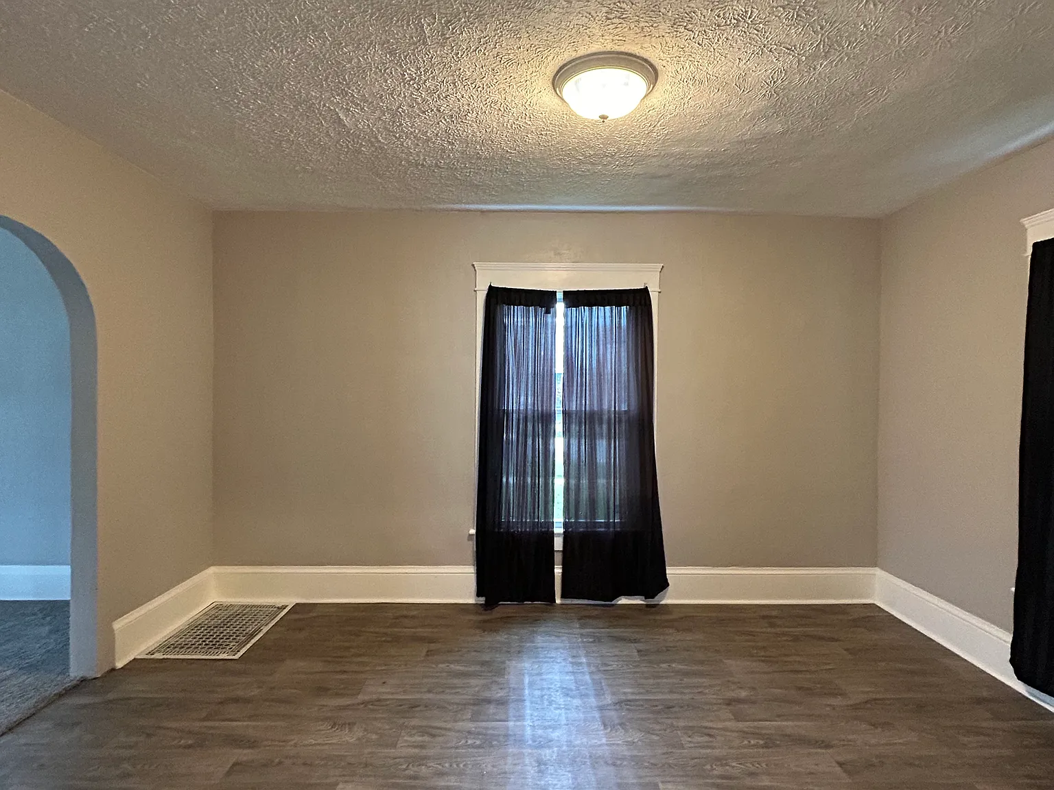 3 bed, 1.5 bath, $1,150 — Photo 3