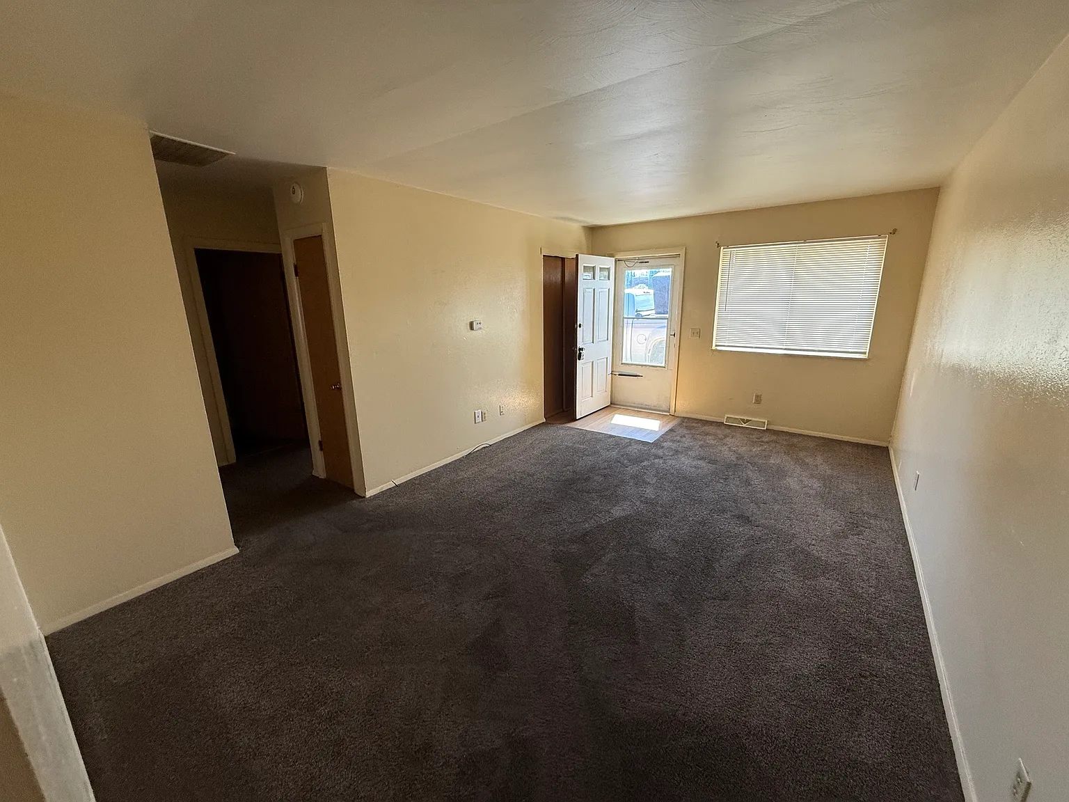 2 bed, 725 sqft, $895 — Photo 2