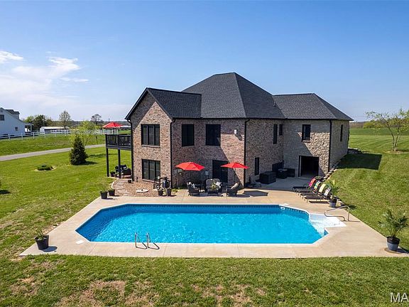 2nd image of 145 Saddlebrooke Rdg