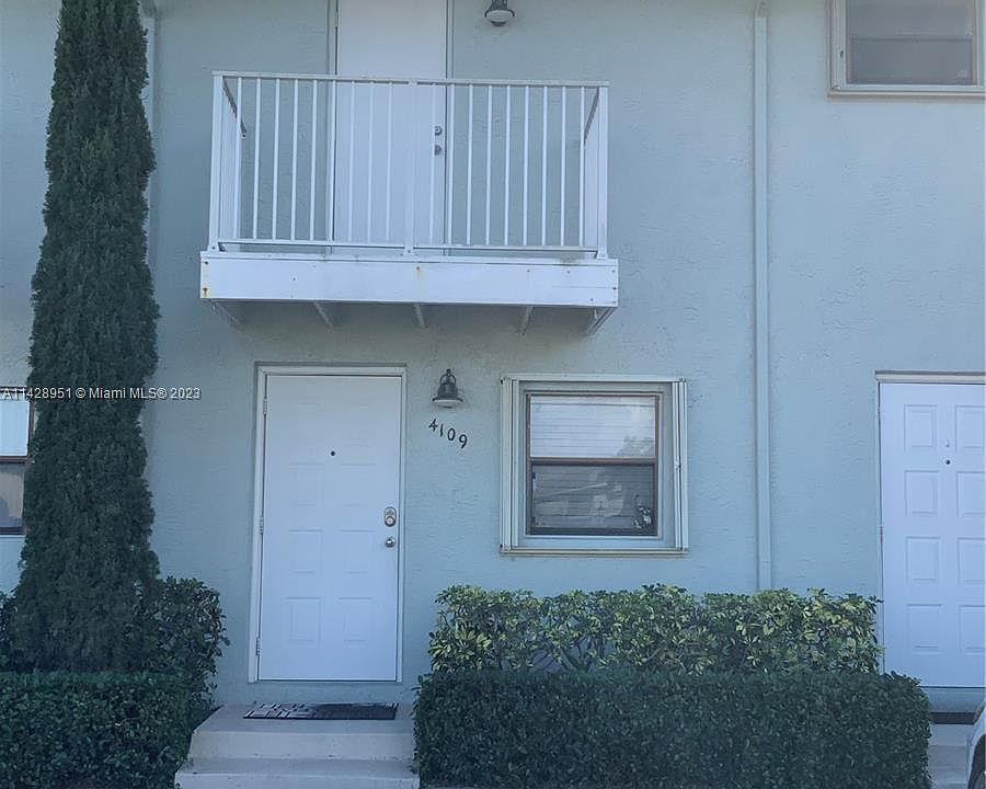 1st image of 4109 NE 21st Ter #4109