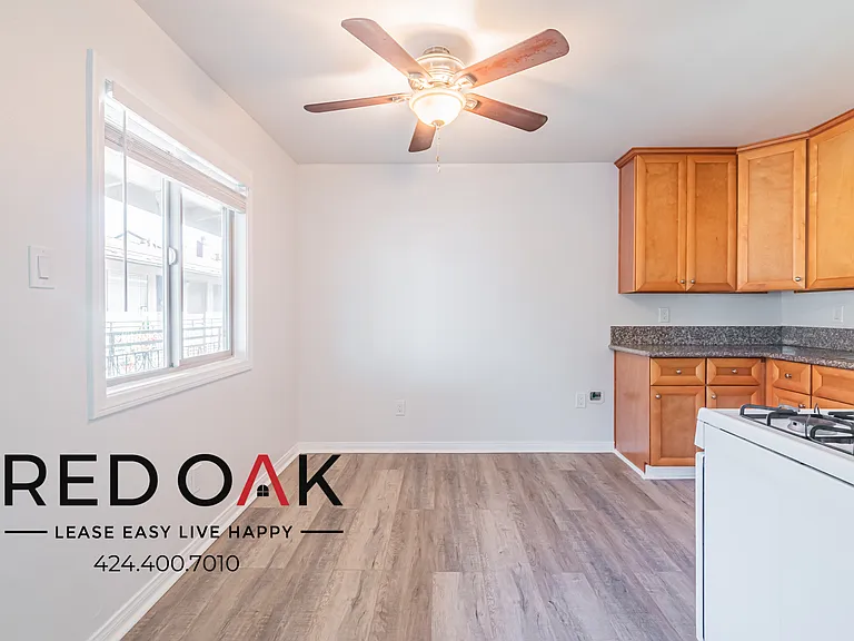 4324 Walnut St #18 — Photo 5