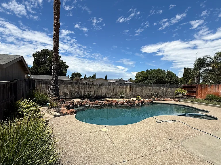 520 Lupine Cir — Photo 16