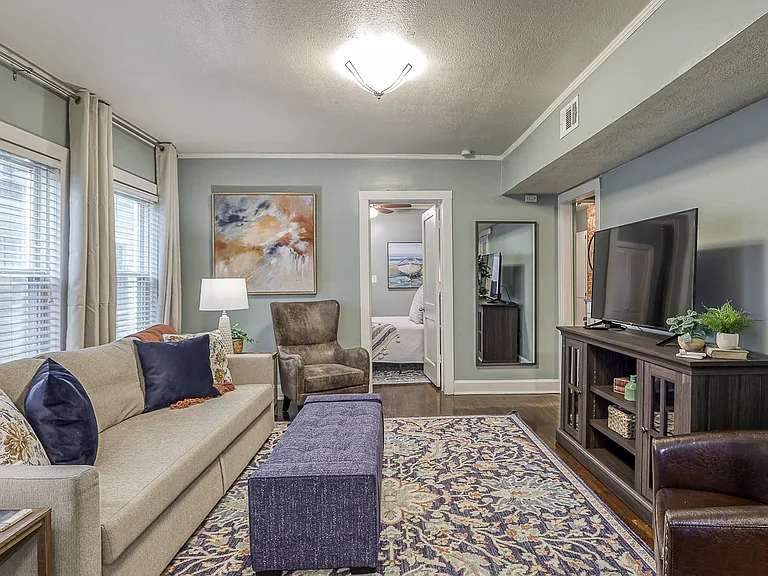 3400 & 3402 Gillham Rd — Photo 14