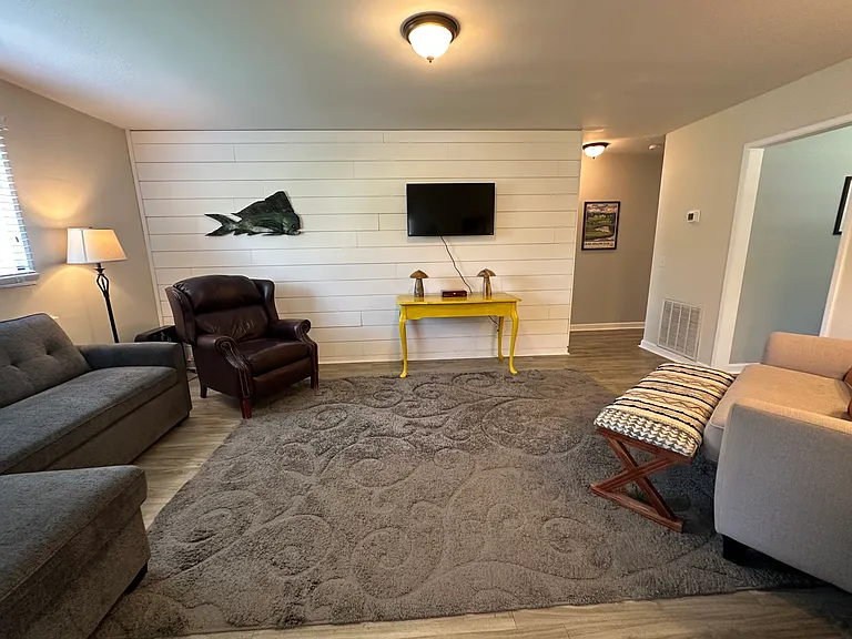 1523 W Robinhood Dr — Photo 4