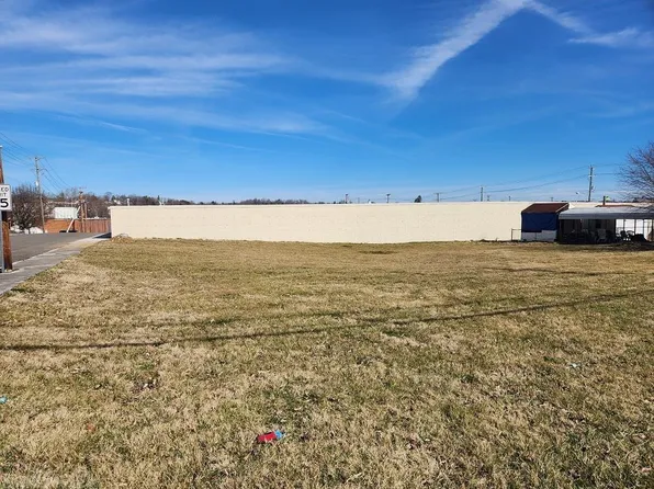 151 Valley St, Pulaski, VA 24301