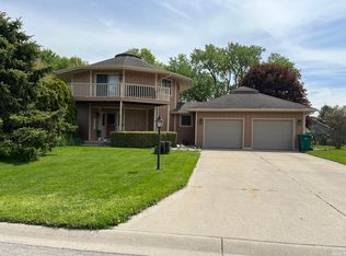 54962 Sunray Dr W, Osceola, IN 46561