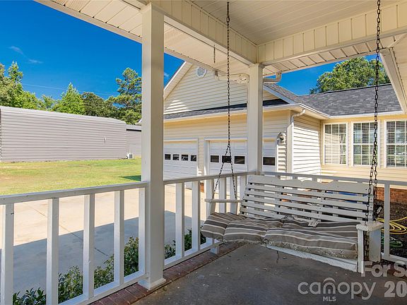 3rd image of 4535 Taxahaw Rd