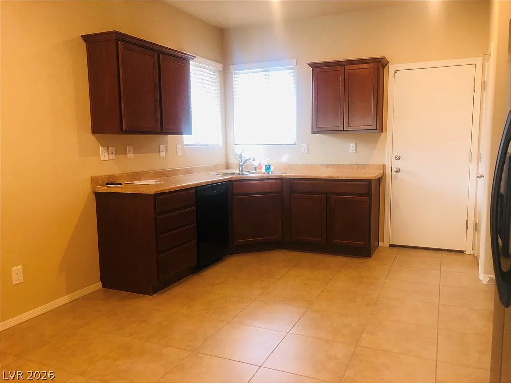 2 bed, 2.0 bath, 1157 sqft, $1,725 — Photo 4