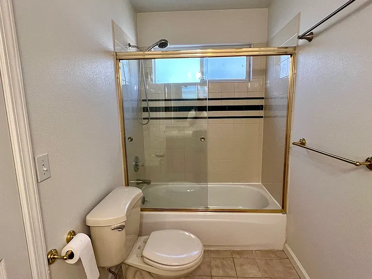 10530 Rampart Ave — Photo 15