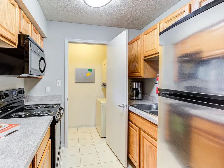The Lakes of Schaumburg Apartment Homes — Photo 3