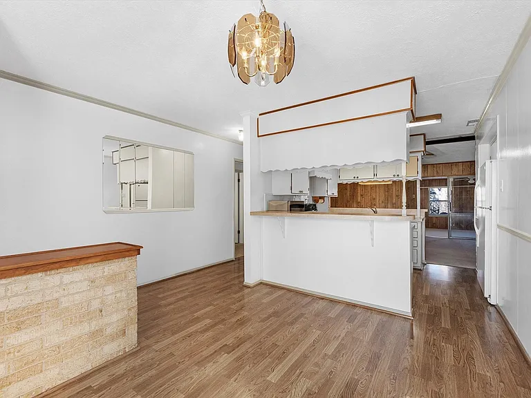 3311 Westbrook Cir — Photo 5