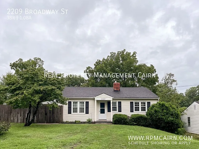 2209 Broadway St — Photo 2