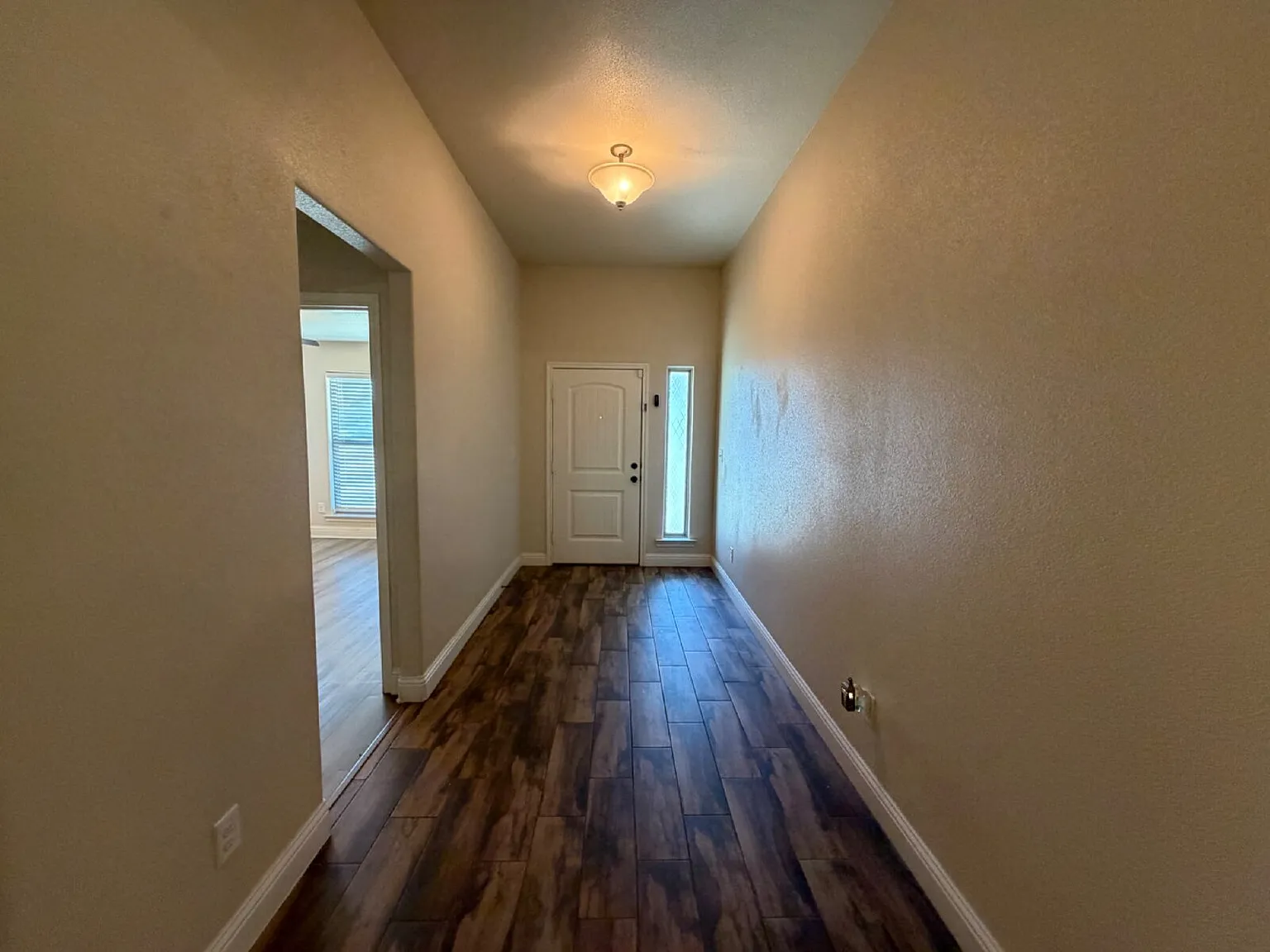 4 bed, 2.0 bath, 1927 sqft, $2,100 — Photo 2