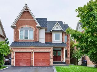 7026 Lessard Ln, Mississauga, ON L5W 1A4