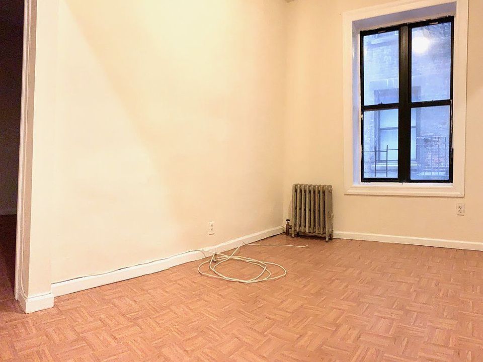 2nd image of 49 Saint Nicholas Ter APT 15