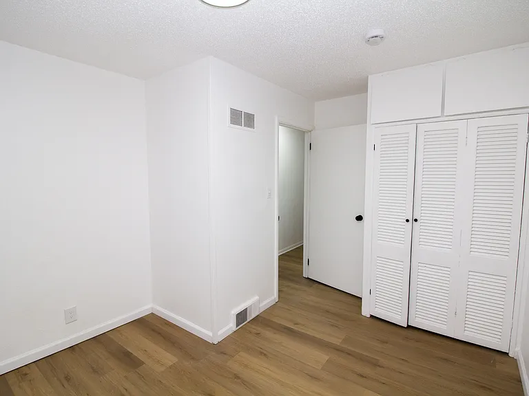 6912 N Harrison St — Photo 6