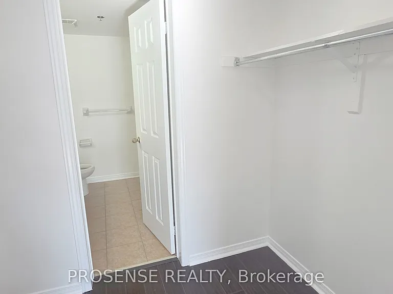 9699 Jane St #13 — Photo 31