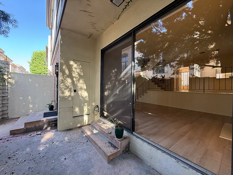 1122 Campbell St #1 — Photo 14