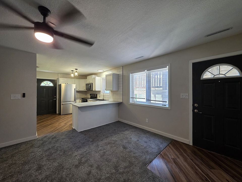 1st image of 428 Stonehaven Dr #18
