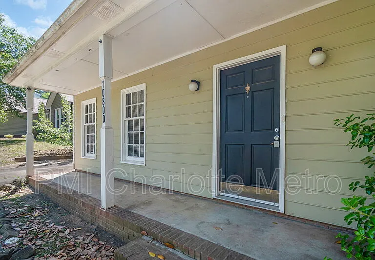 10800 Whittersham Dr — Photo 3
