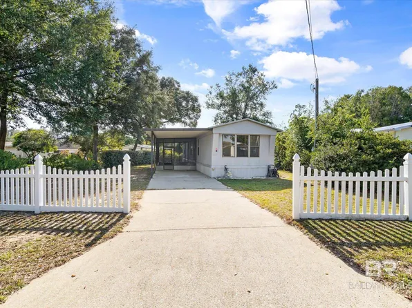 1681 Santa Cruz Dr, Lillian, AL 36549