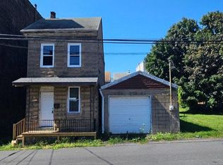 42 S Pear St, Mount Carmel, PA 17851