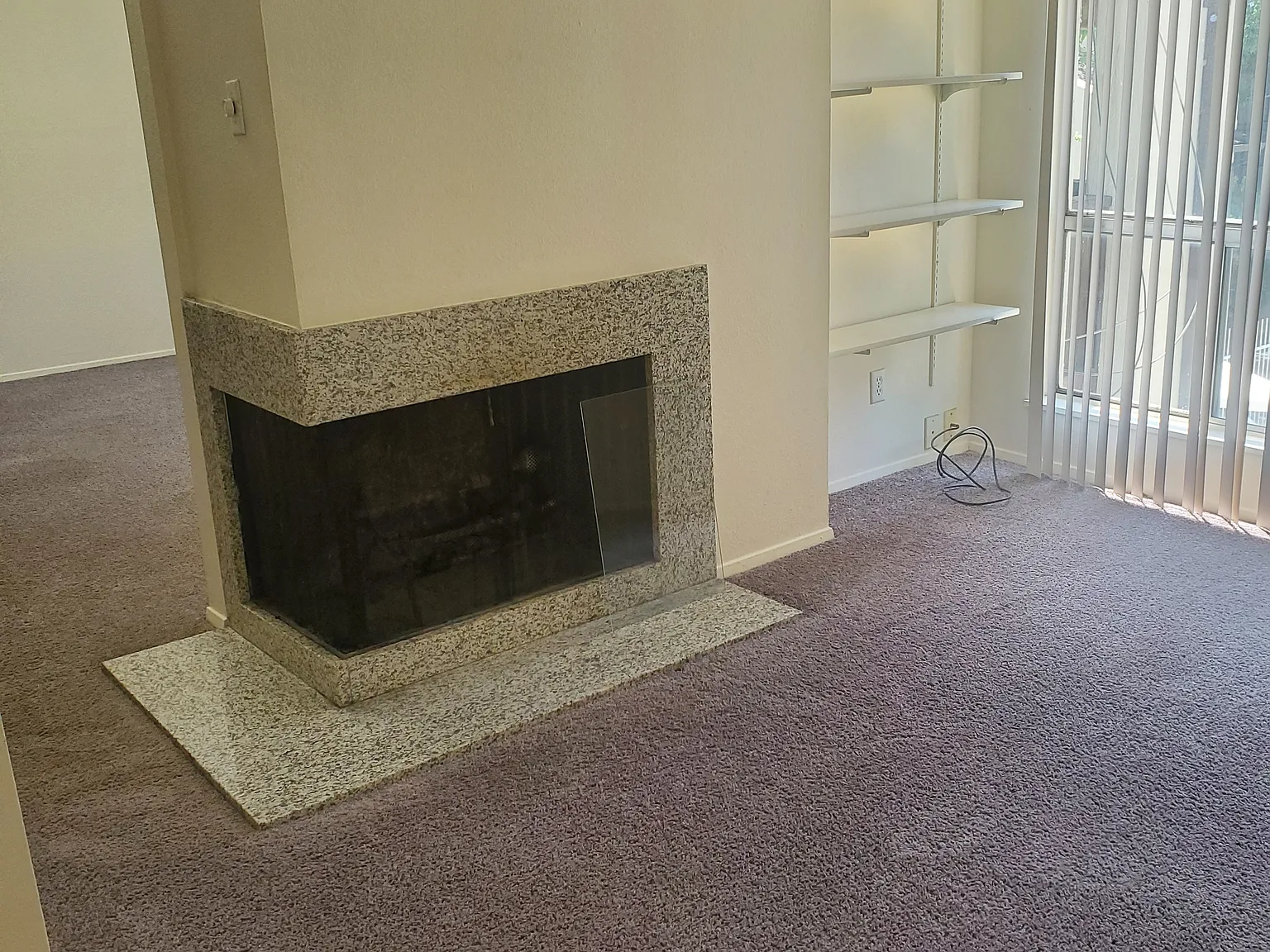1 bed, 915 sqft, $1,200 — Photo 2