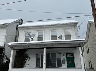 17 E Center St, Tremont, PA 17981
