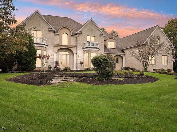 2nd image of 4545 Lakeview Glen Dr