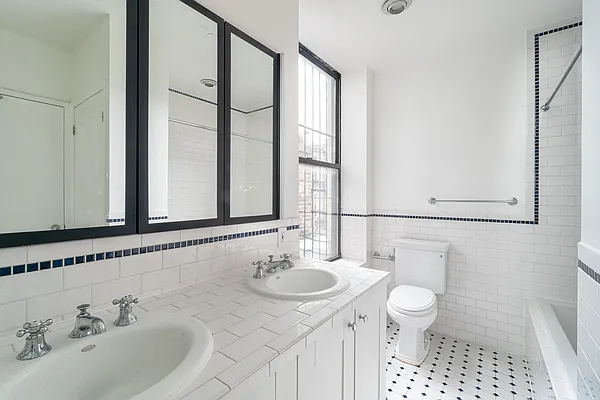 Sold by Stribling | media 18