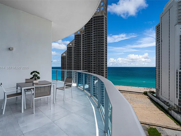 17550 Collins Ave #Penthouse 1 — Photo 19